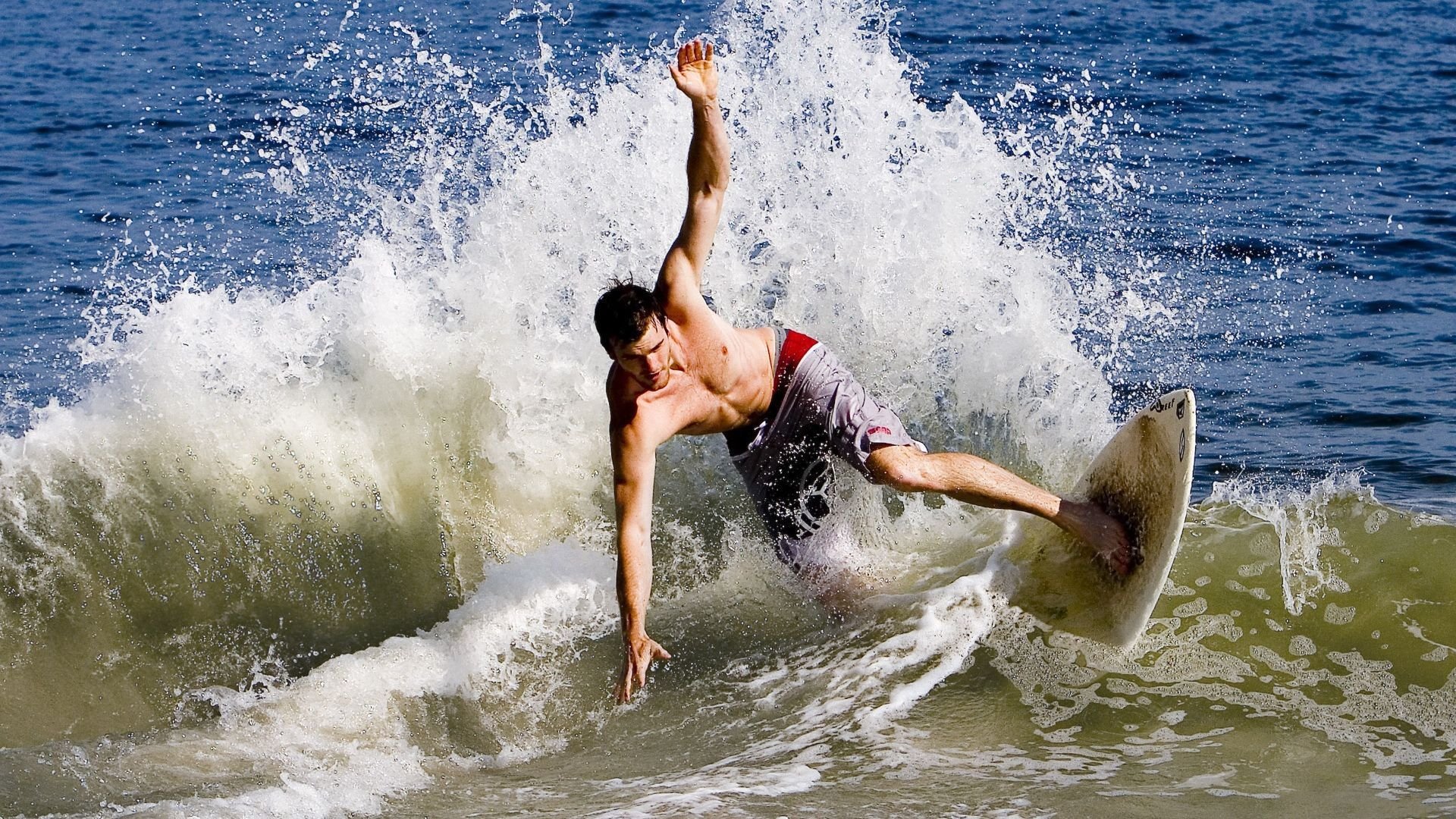 360万底薪!威少才为国王打8场,再次轰破NBA79年纪录,前无古人,威少两次得分王