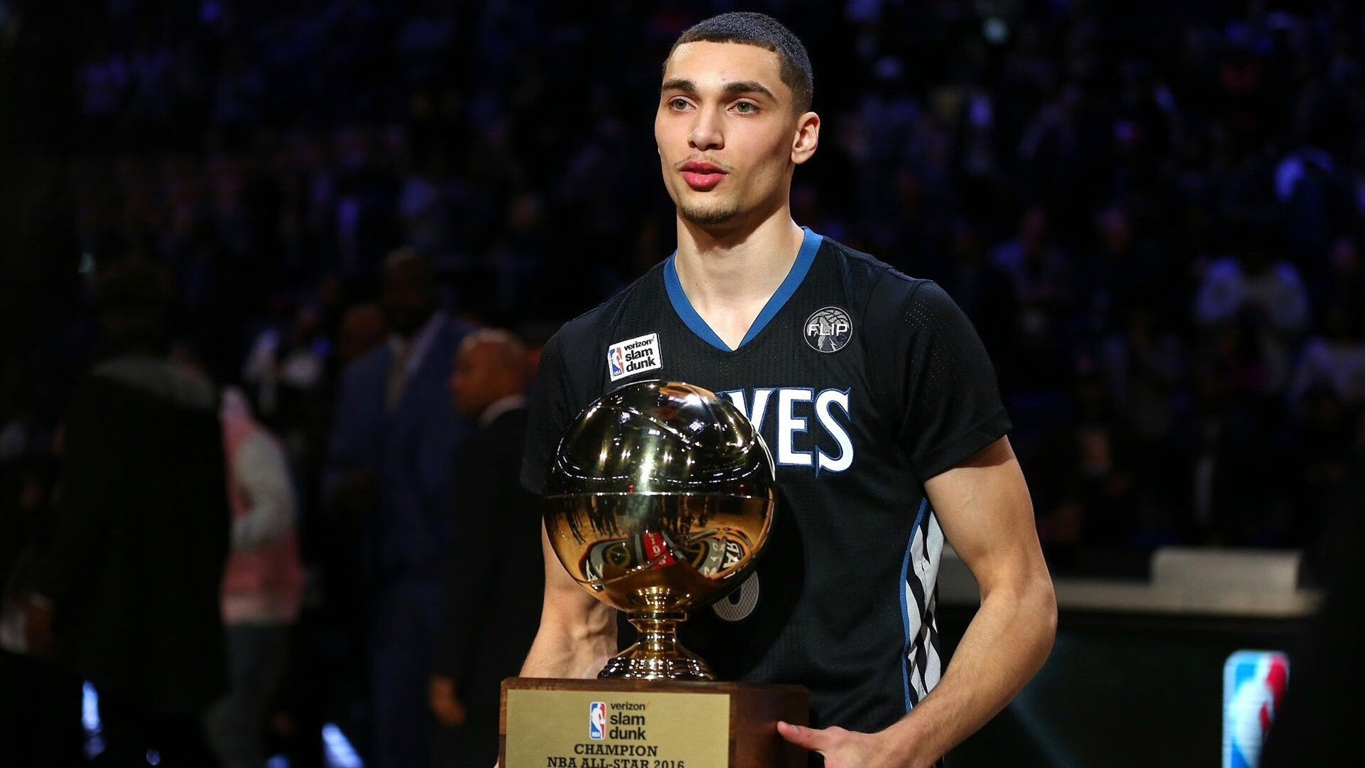 36岁丁俊晖现状:身家过亿却常住国外,大龄富二代妻子气质绝佳